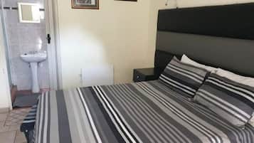 Basic Double Room, Patio, Mountain View