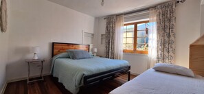 1 chambre, literie de qualité supérieure, couette en duvet d'oie