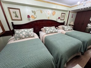 Standard Triple Room | Premium bedding, in-room safe, desk, laptop workspace - HOTEL CIUDAD DE VITORIA (Santiago)