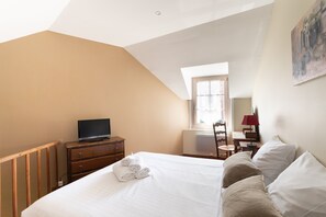 3 chambres, fer et planche à repasser, Wi-Fi gratuit, draps fournis