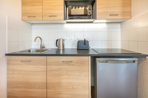 Fridge, microwave, dishwasher, coffee/tea maker