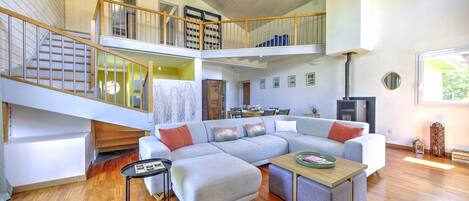 Télévision, chaîne hi-fi