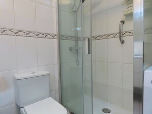 Apartamento | Baño | Ducha y toallas