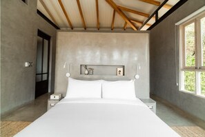 4 habitaciones, tabla de planchar con plancha, wifi y ropa de cama 