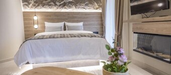 Polyzos Luxury Suites Meteora #7 - Adults Friendly