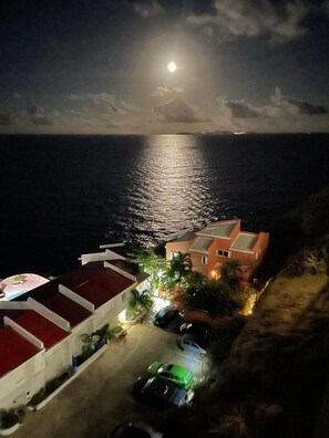 Exterior - 2-bedroom apartment, sea view terrace in marvelous Point Blanche, 2 BA, AC, WIFI (Pointe Blanche)