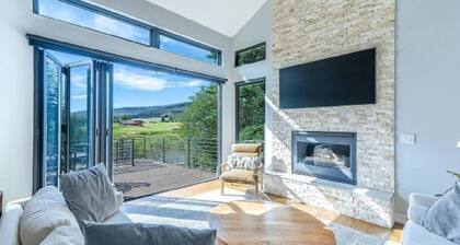 Entire Home on River 2 miles from Arrowhead lifts/minutes to Beaver Creek & Vail