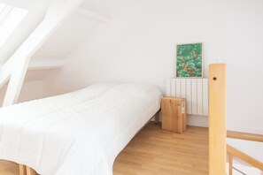 1 habitación, wifi y ropa de cama