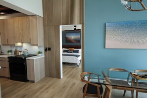 3 habitaciones, escritorio, tabla de planchar con plancha y wifi gratis