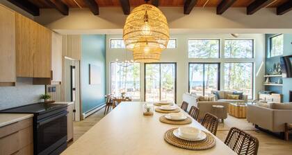 Lake Superior & River Luxury Home-1,000 ft of Beachfront