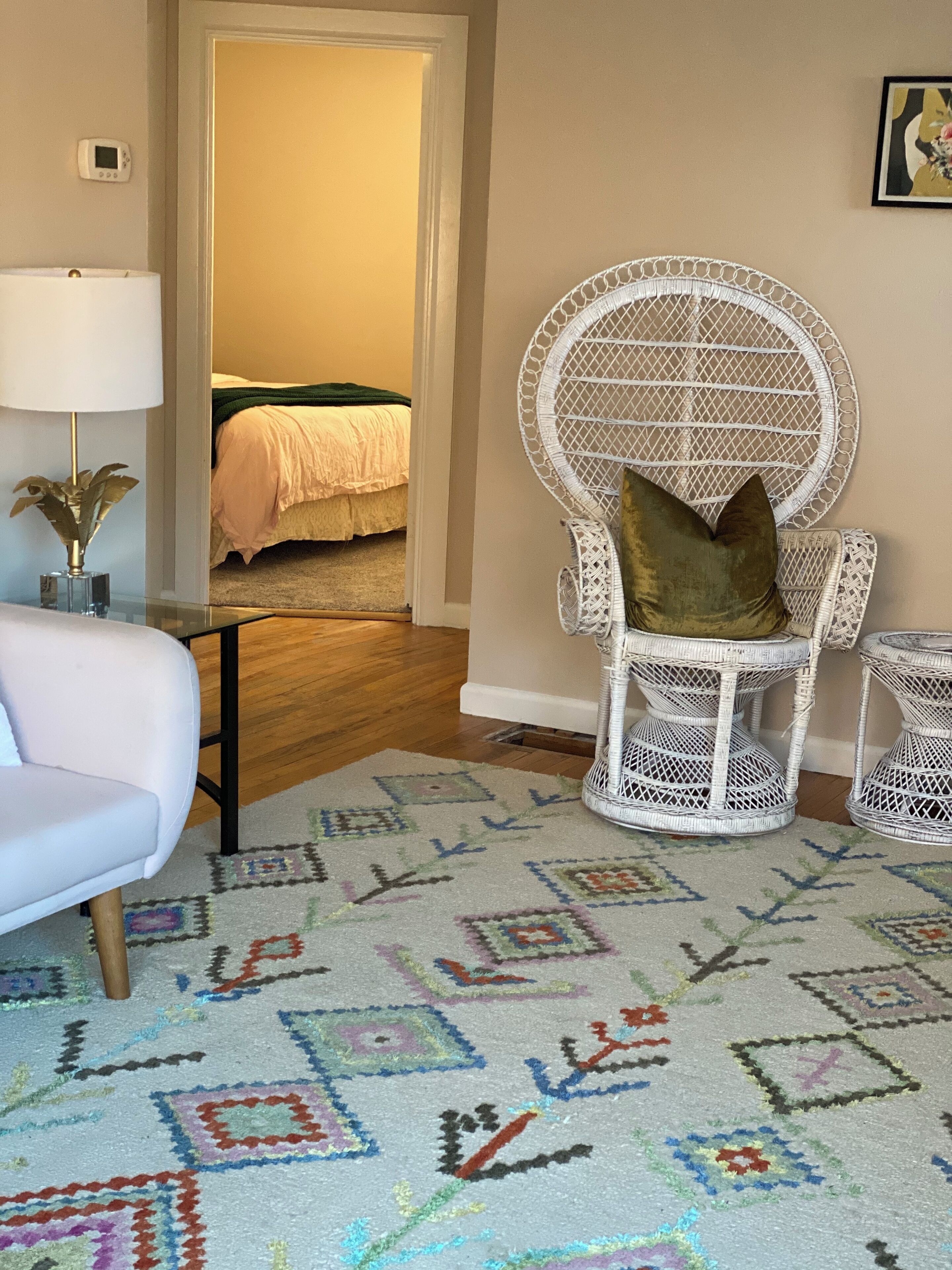 2 chambres, bureau, fer et planche à repasser, lit parapluie