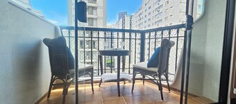 Pitangueiras Mar Azul ïïŽ your cozy beachfront in GuarujĂĄ.