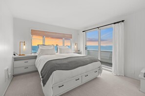 3 bedrooms, iron/ironing board, WiFi, bed sheets - Entire Oceanfront Home – Breathtaking 180° Views Near San Francisco (Montara)
