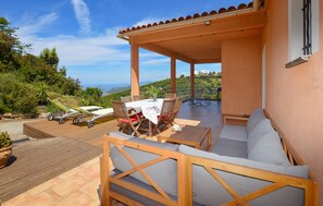 Outdoor dining - Haut de villa vue mer (Villanova)