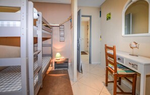 3 bedrooms, travel crib, free WiFi