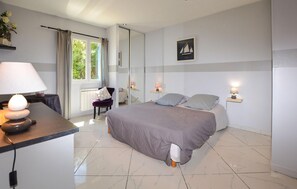 3 chambres, lit parapluie, Wi-Fi gratuit, draps fournis