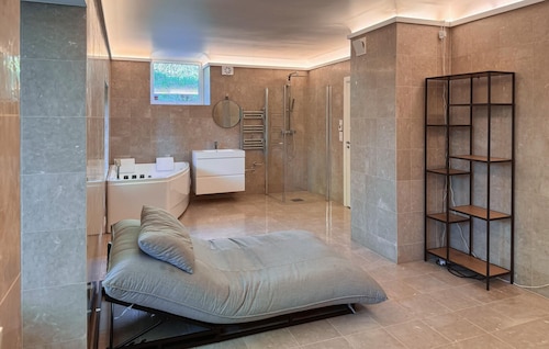 Lovely home in Nordagutu with WiFi