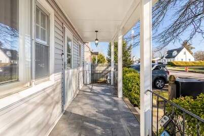 2 Pvt bed Rms/1bathroom no kitchen attic