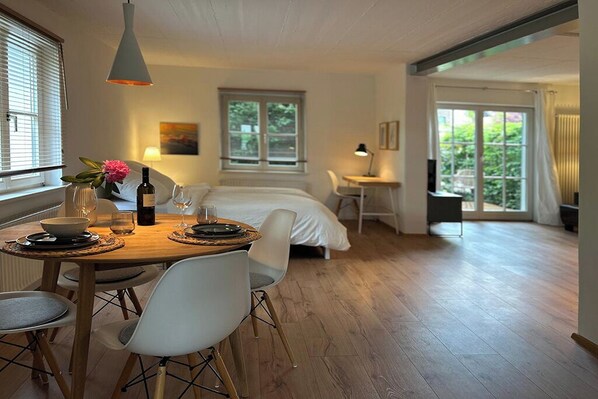 1 quarto, Wi-Fi de cortesia, roupa de cama