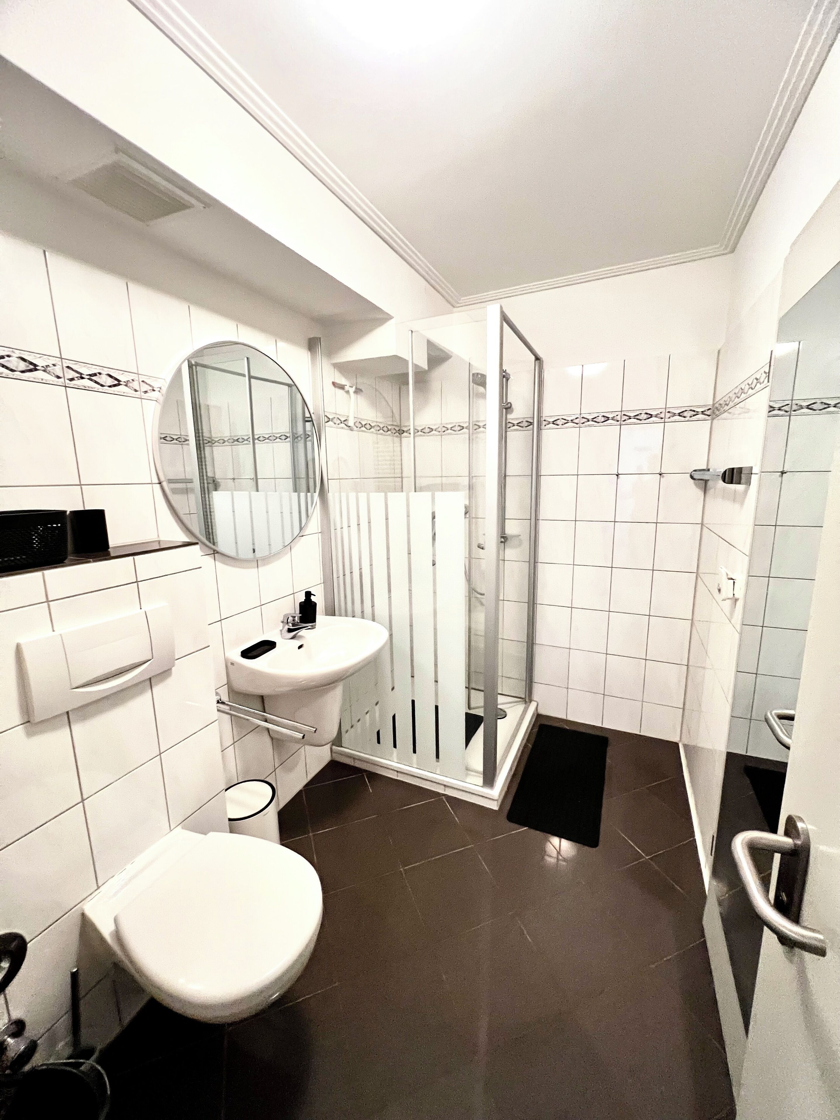 Dusche, Handtücher, Toilettenpapier