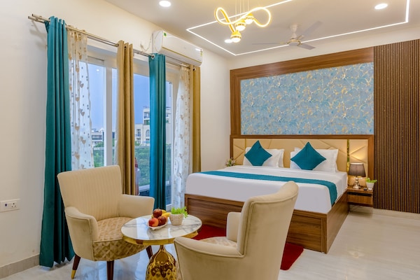 Executive Room, 1 Double Bed, Non Smoking, Garden Area | Egyptian cotton sheets, premium bedding, minibar, in-room safe