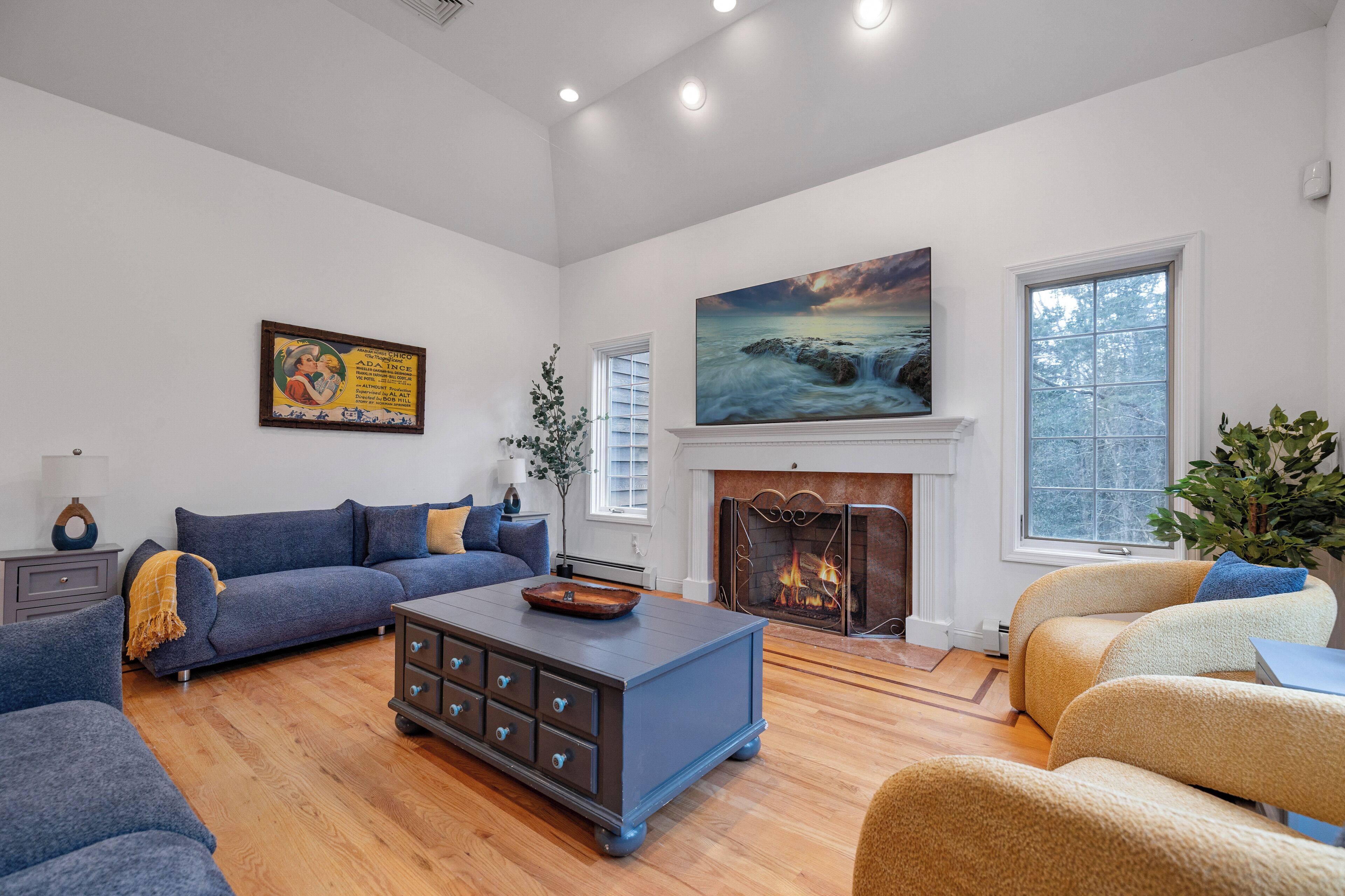 Smart TV, fireplace, table football, ping pong