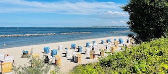 Vacation apartment with sea view at Hotel Olympia