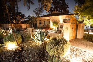 House | 4 bedrooms, Internet - Large Groups-seq Parks Coast Wineries Skiing (Visalia)