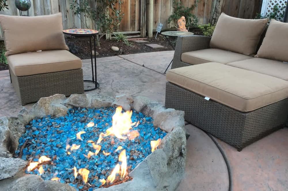 Seq Parks-hot Tub Fire Pit Koi Pond Outdoor Kitch