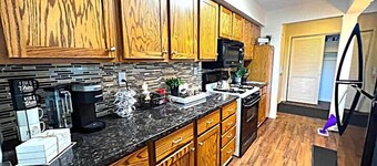 Harborview on the water-sleeps 14!