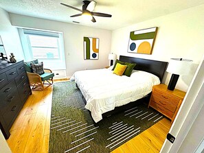 4 bedrooms, iron/ironing board, WiFi, bed sheets