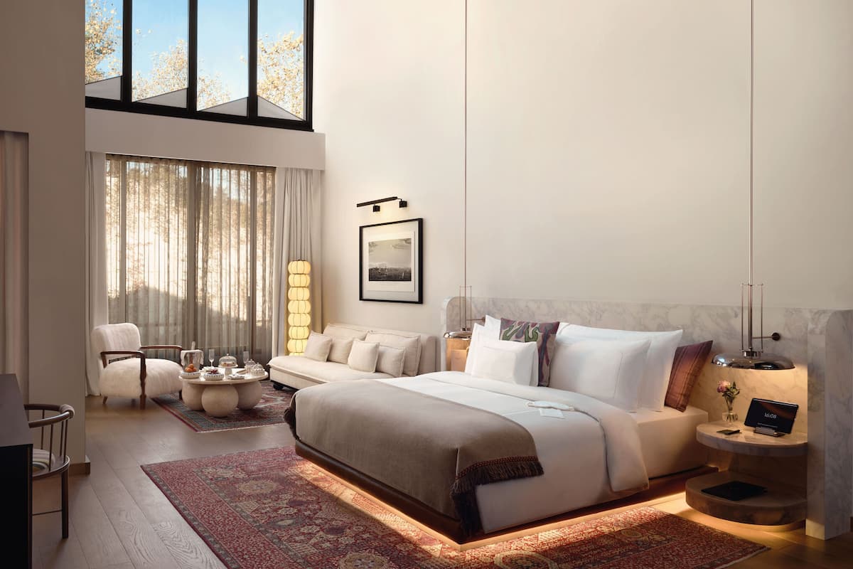 Habitación, 1 cama doble | Ropa de cama de alta calidad, minibar, caja fuerte y escritorio