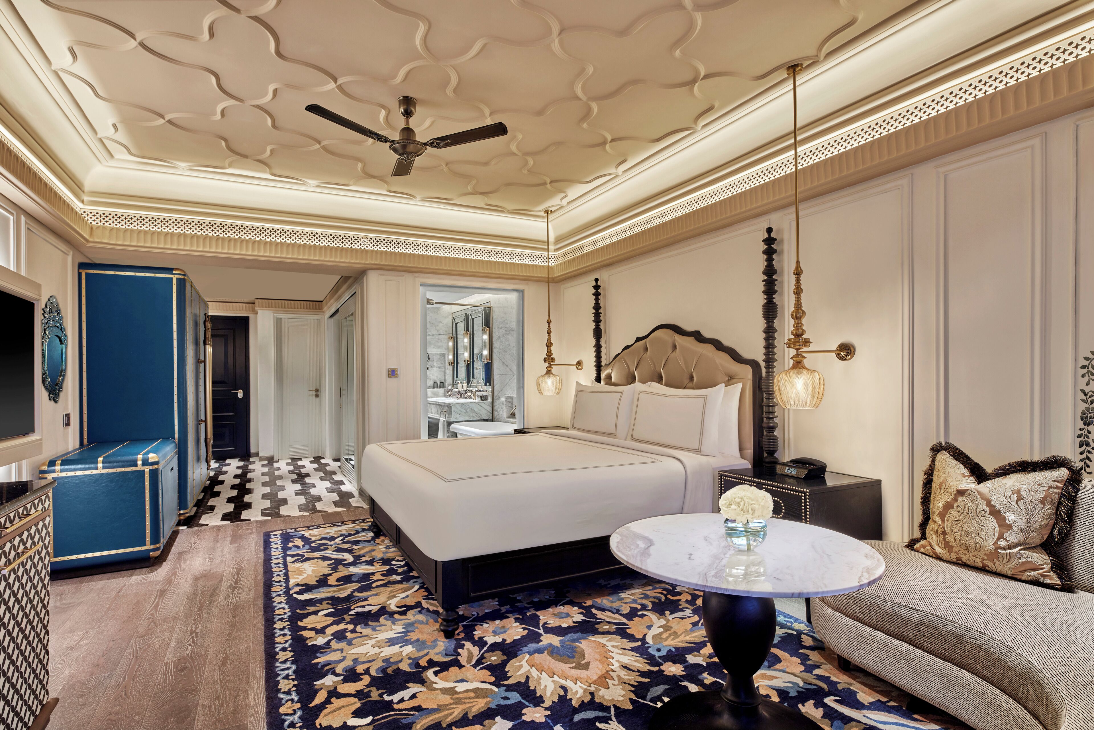 Een gratis minibar, een kluis op de kamer, een strijkplank/strijkijzer