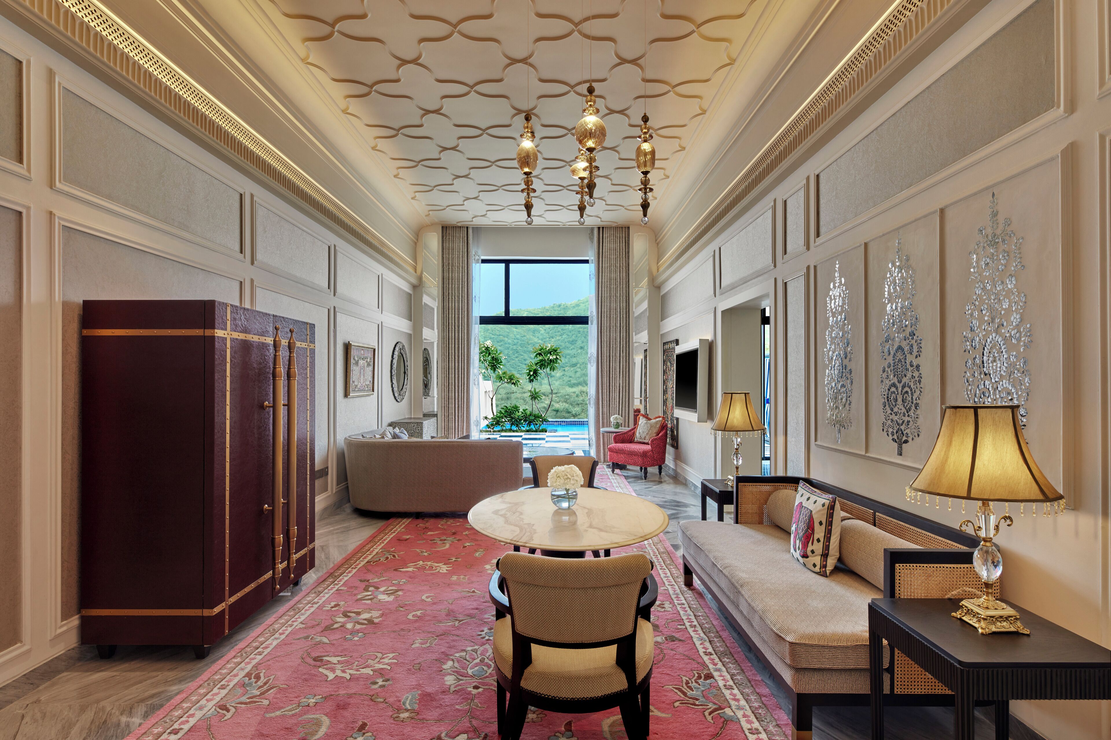 LED-tv, bordtennisbord, bøger