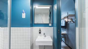 Kamer, 1 eenpersoonsbed | Badkamer