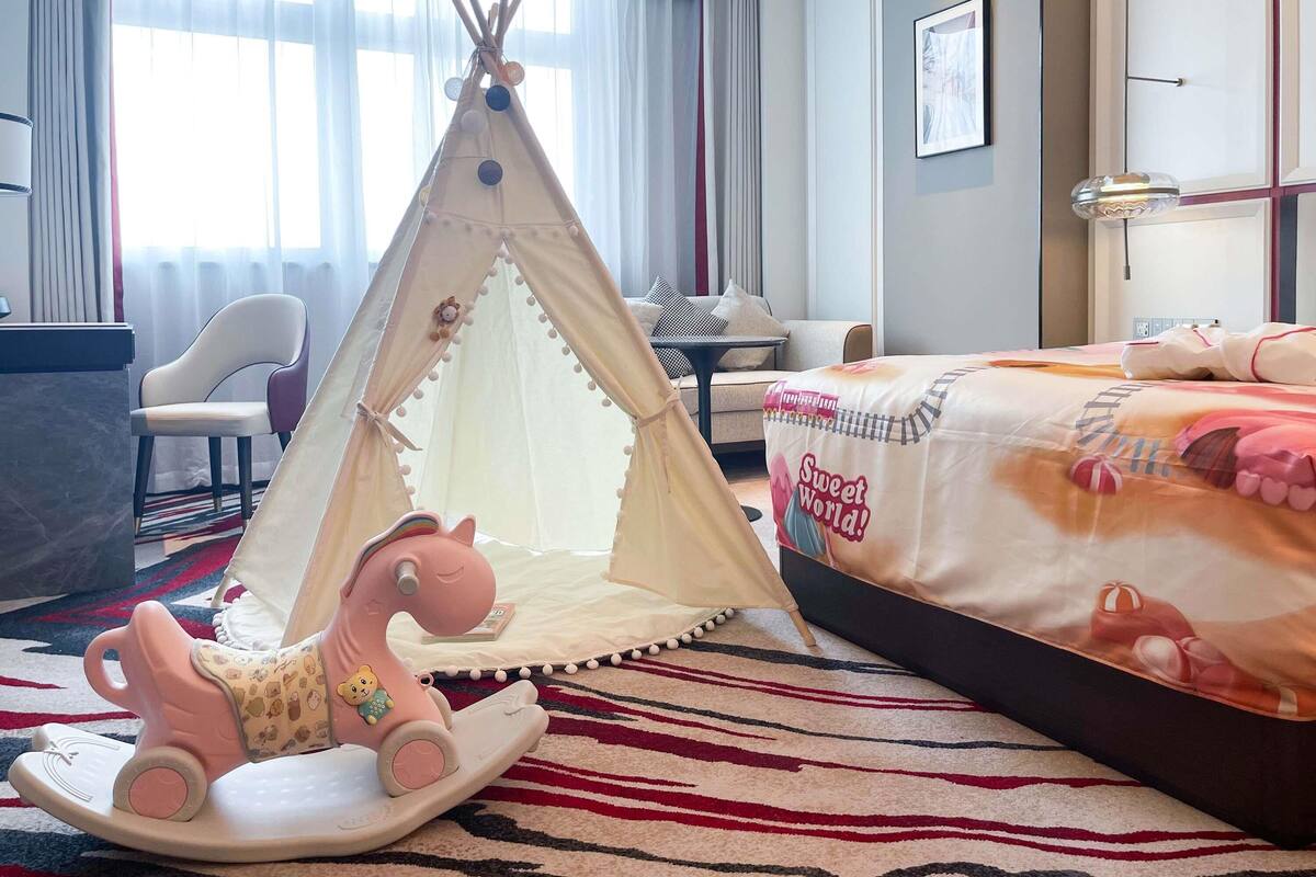 Deluxe Room, Multiple Beds, Accessible