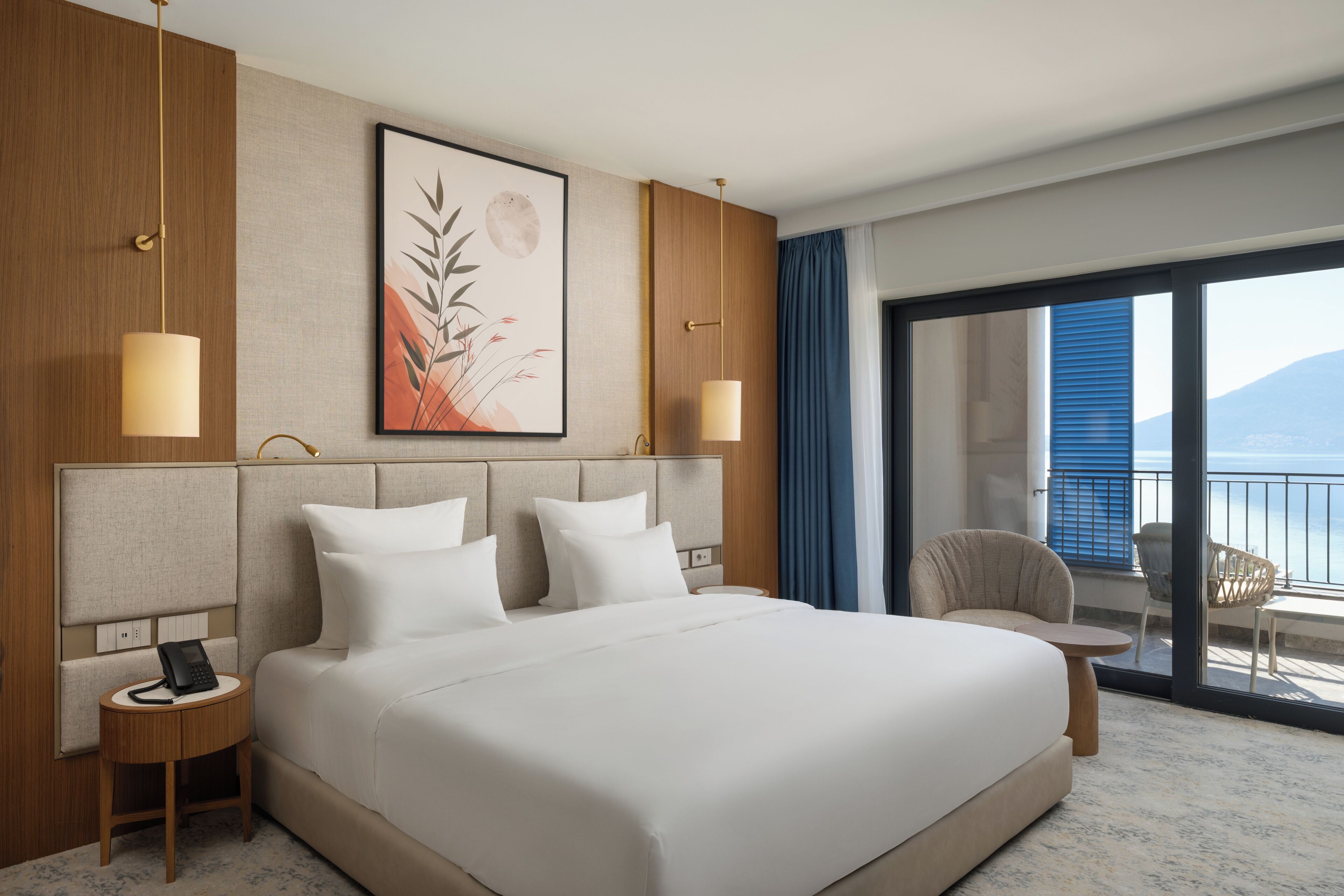 Classic Room, 1 Double Bed, Sea View | Hypo-allergenic bedding, minibar, in-room safe, desk