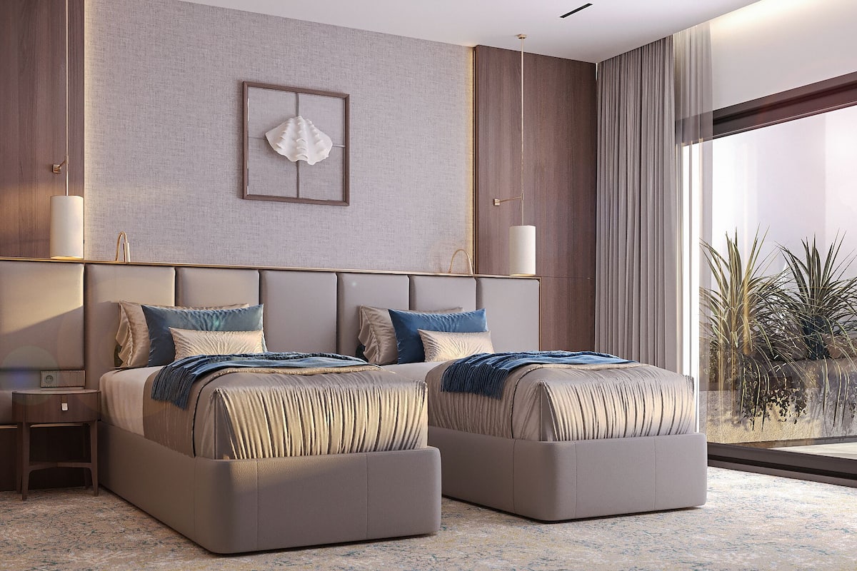 Hypo-allergenic bedding, minibar, in-room safe, desk