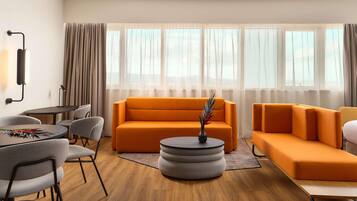 Deluxe Room, 1 Double Bed with Sofa bed | Premium bedding, memory foam beds, minibar, in-room safe