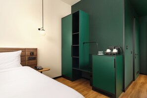 Standard Room, 1 Double Bed, Accessible | Premium bedding, memory foam beds, minibar, in-room safe - Novotel Zagreb (Zagreb)