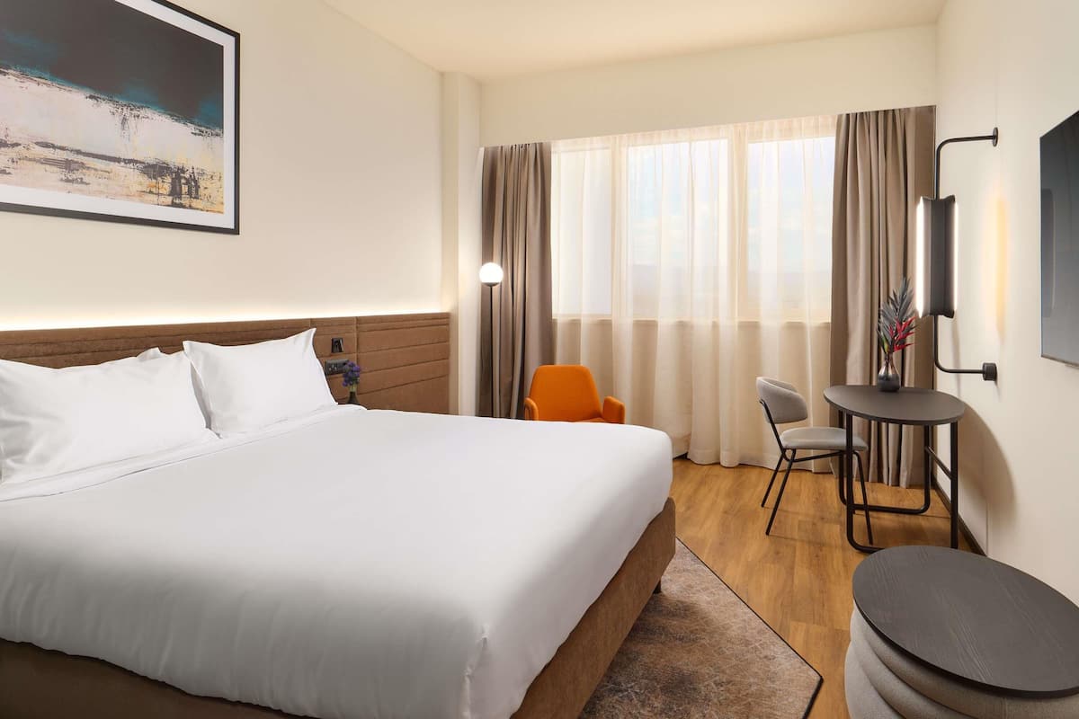 Executive Room, 1 Double Bed with Sofa bed, Accessible