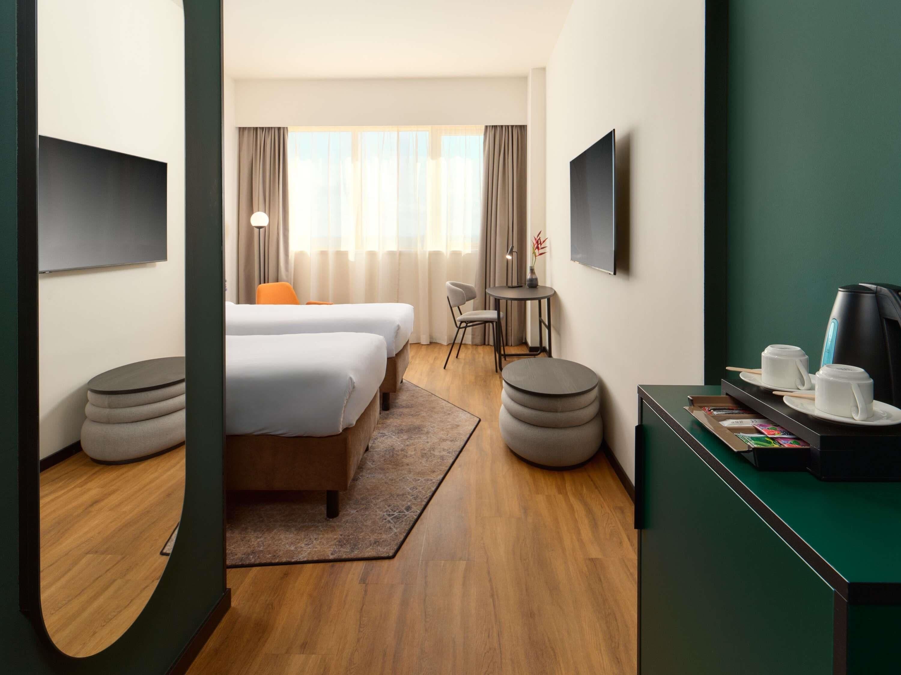 Standard Twin Room, 2 Single Beds, Accessible | Premium bedding, memory-foam beds, minibar, in-room safe