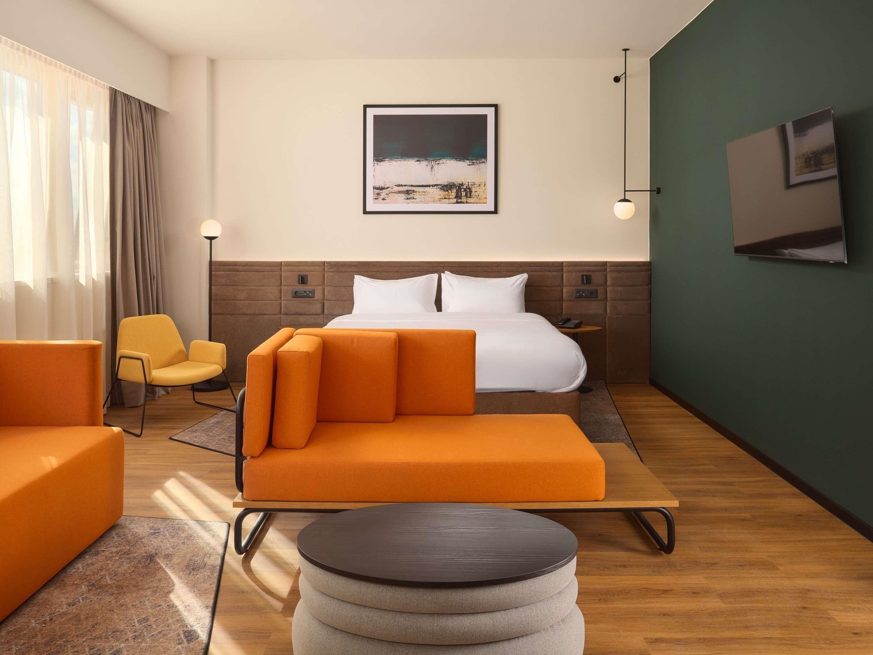 Family Suite, 1 King Bed with Sofa bed, Accessible | Premium bedding, memory foam beds, minibar, in-room safe