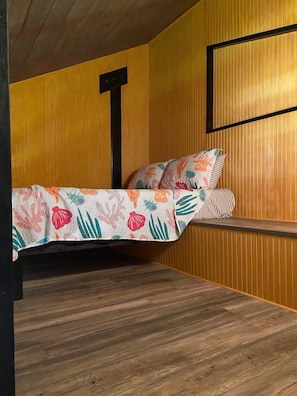 1 bedroom, iron/ironing board, travel cot, WiFi