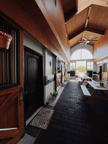 Horse Stall Suite 15 TESLA w Country Breakfast!