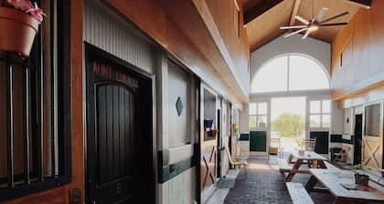 Horse Stall Suite 15 TESLA w Country Breakfast!