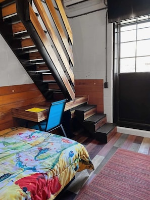 1 chambre, fer et planche à repasser, lit parapluie, Wi-Fi