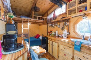 Fridge, microwave, stovetop, coffee/tea maker