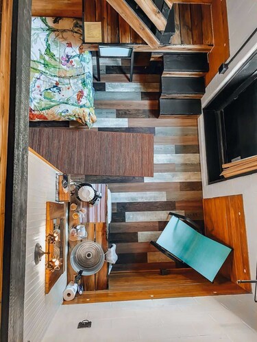 Horse Stall Suite 4 Mighty Indian - Grand Ol Barn!