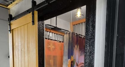 Horse Stall Suite 7 TOM JONES B & B Fun!